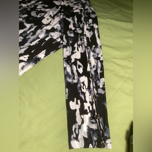 Spense Monochrome Abstract Pattern Top Size M - Picture 7 of 14